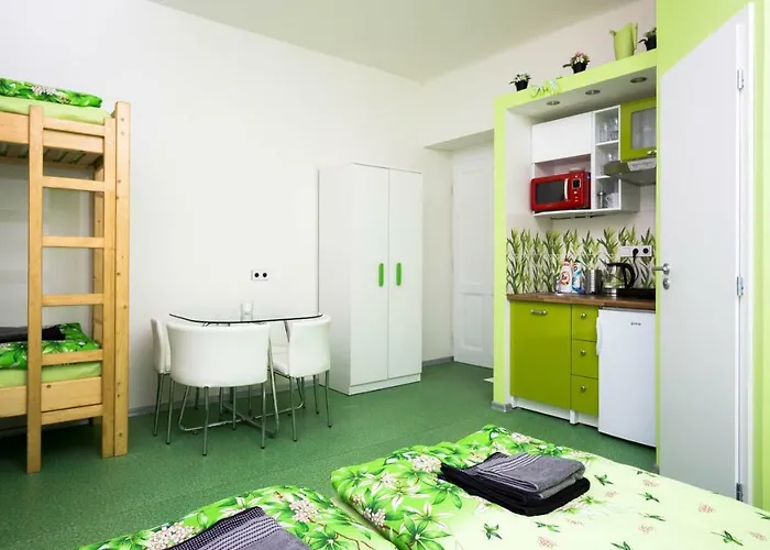 Apartment Four Year Seasons - Walkable To Centre, Metro And Riverside