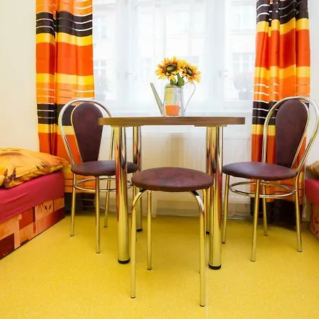 Apartment Four Year Seasons - Walkable To Centre, Metro And Riverside Prague Exterior photo
