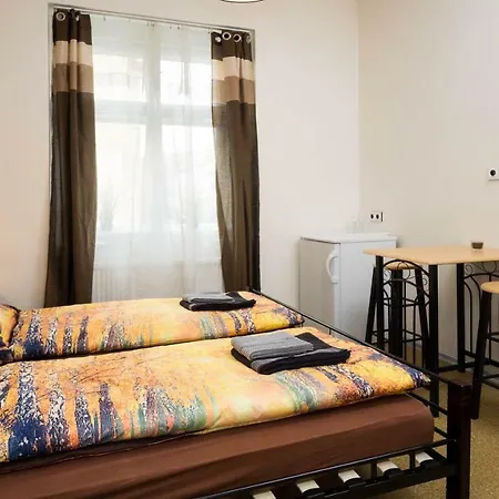 Apartment Four Year Seasons - Walkable To Centre, Metro And Riverside Prague Exterior photo